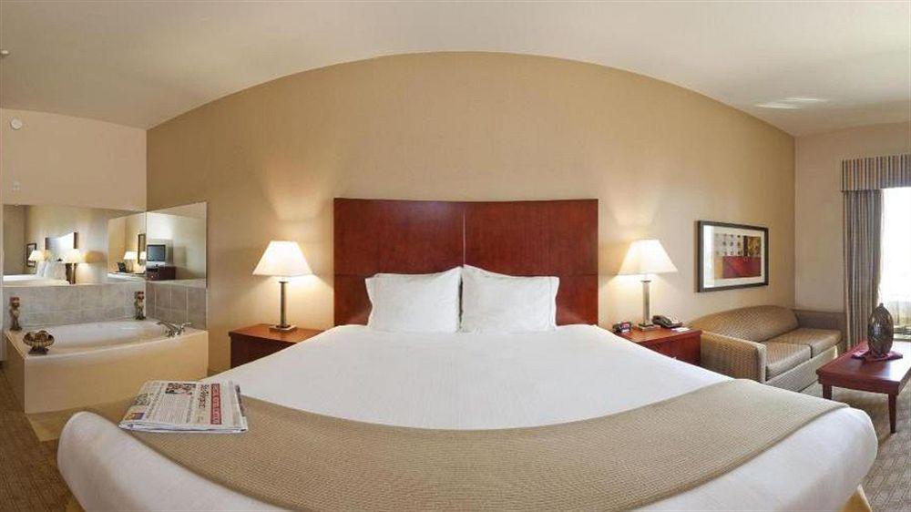 Red Lion Inn & Suites Mineral Wells Exteriér fotografie