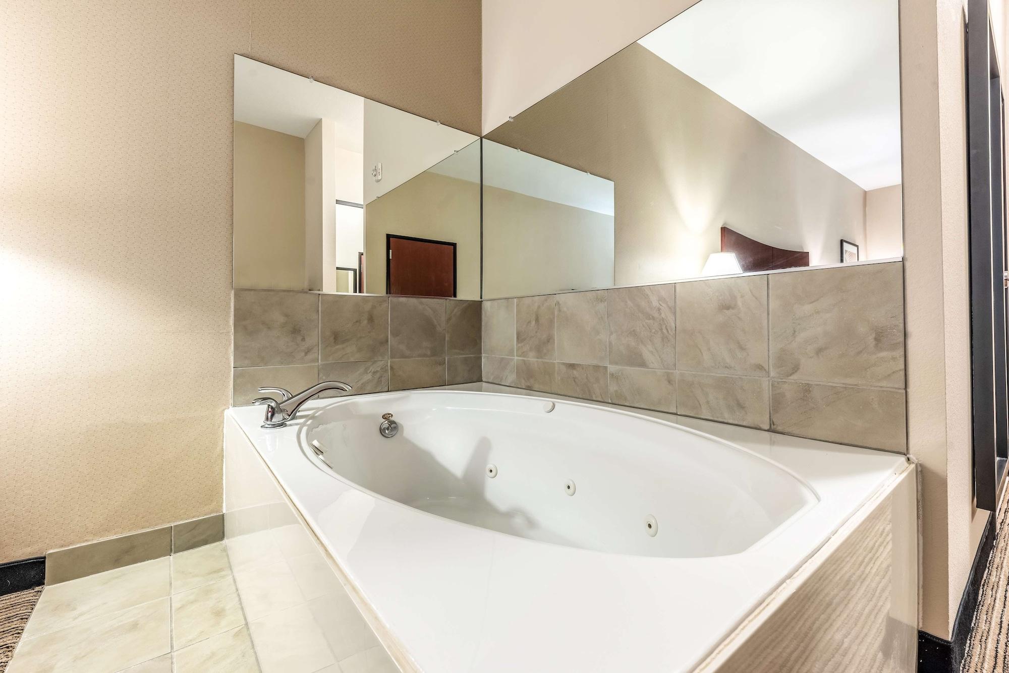 Red Lion Inn & Suites Mineral Wells Exteriér fotografie