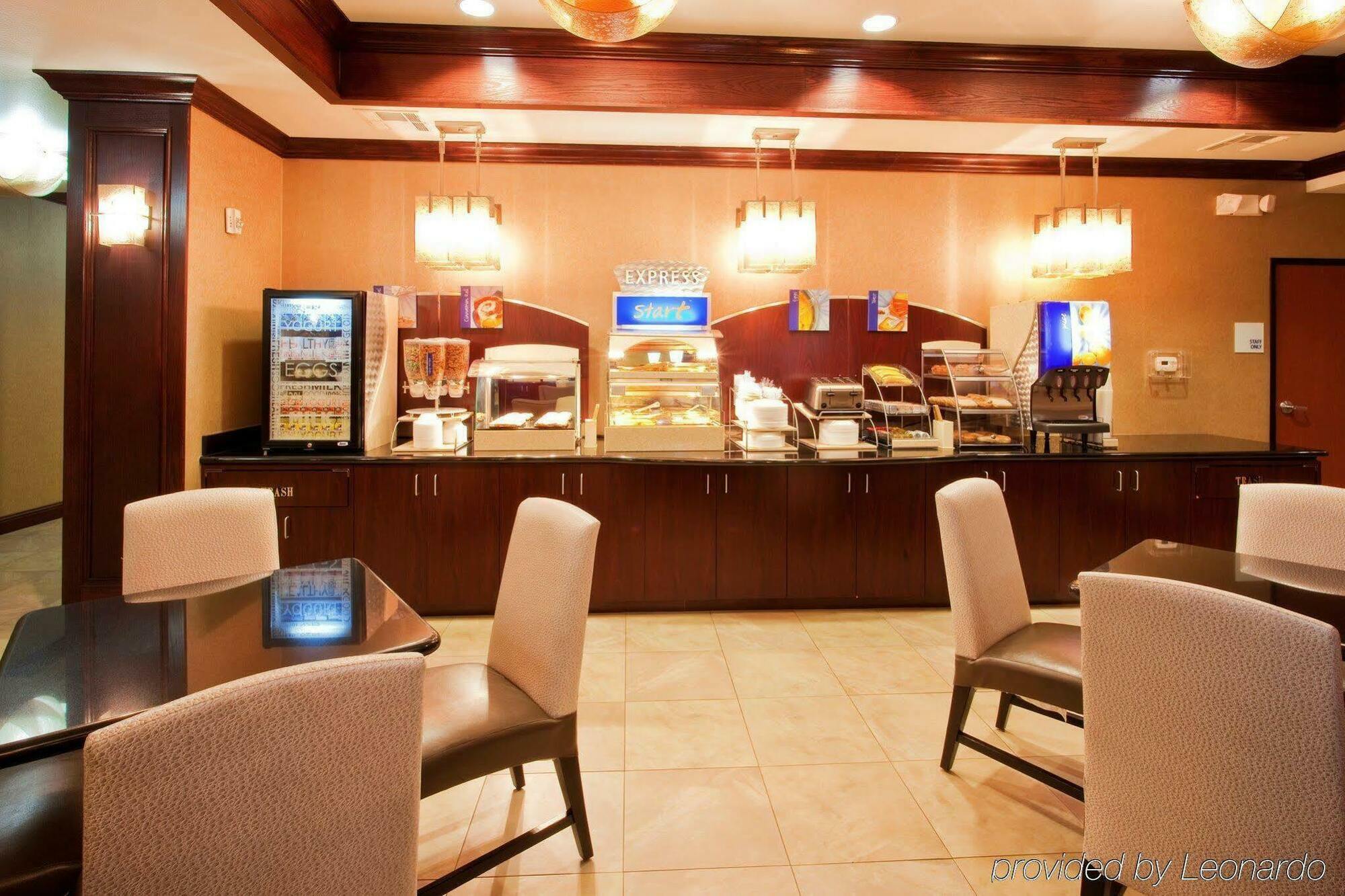 Red Lion Inn & Suites Mineral Wells Exteriér fotografie